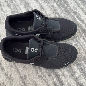 Gently used mens size 9 on cloud